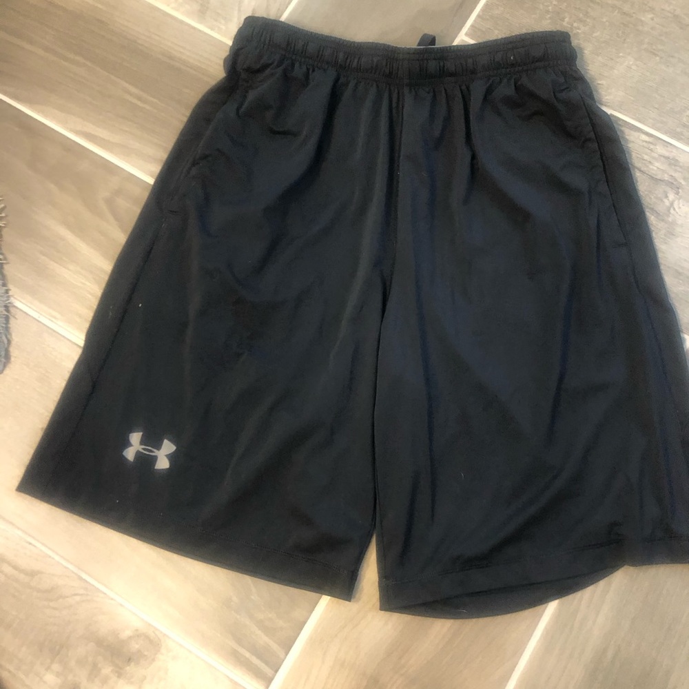 Men’s large under armor athletic shorts
